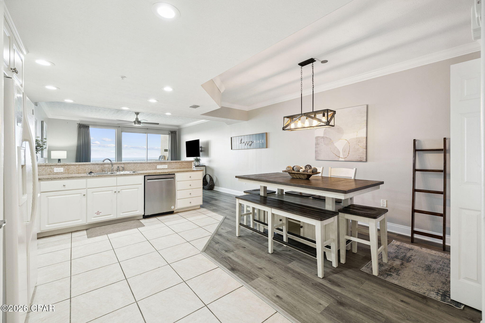Listing photo id 15 for 5004 Thomas Drive 2102
