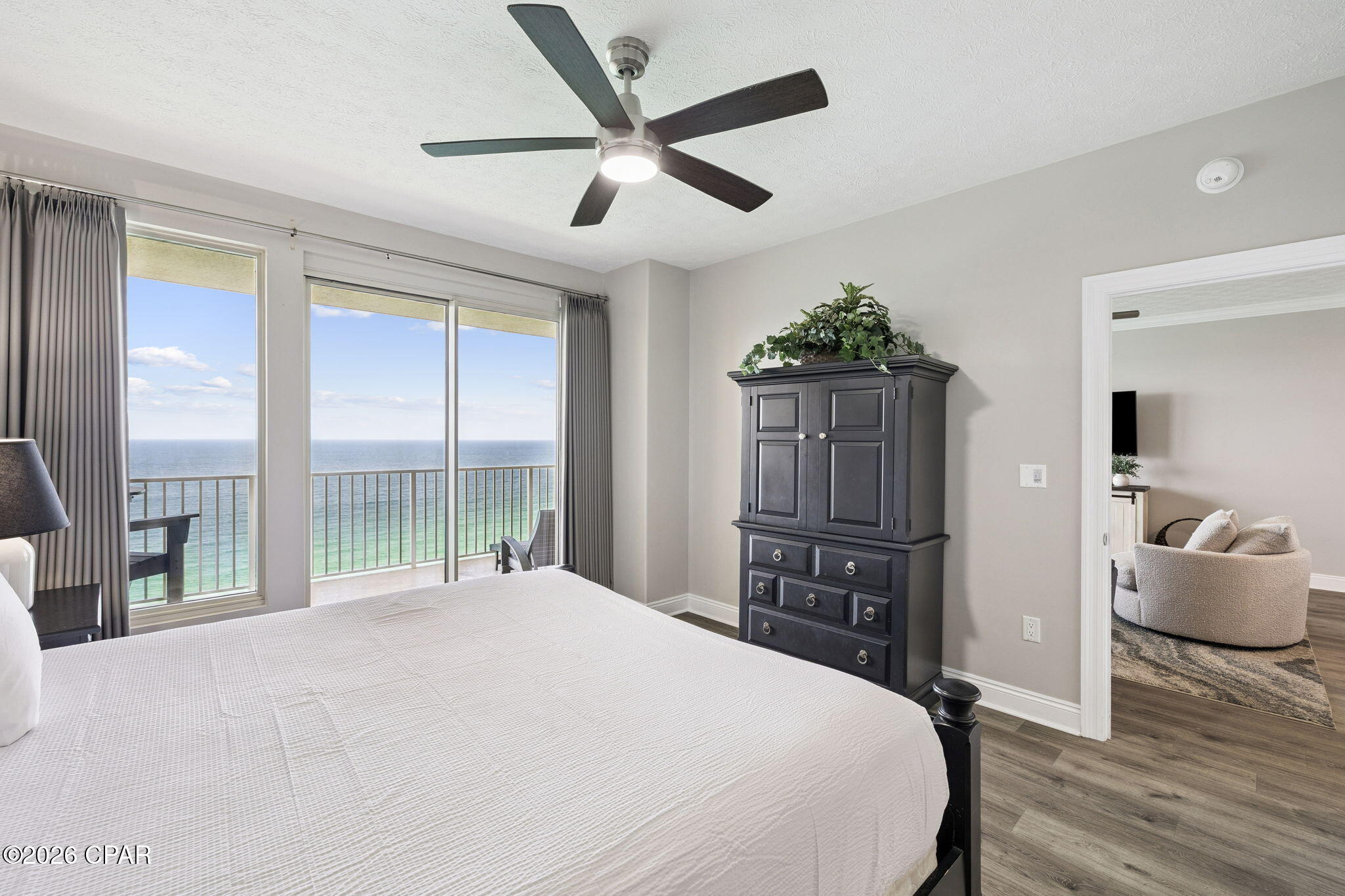 Listing photo id 30 for 5004 Thomas Drive 2102