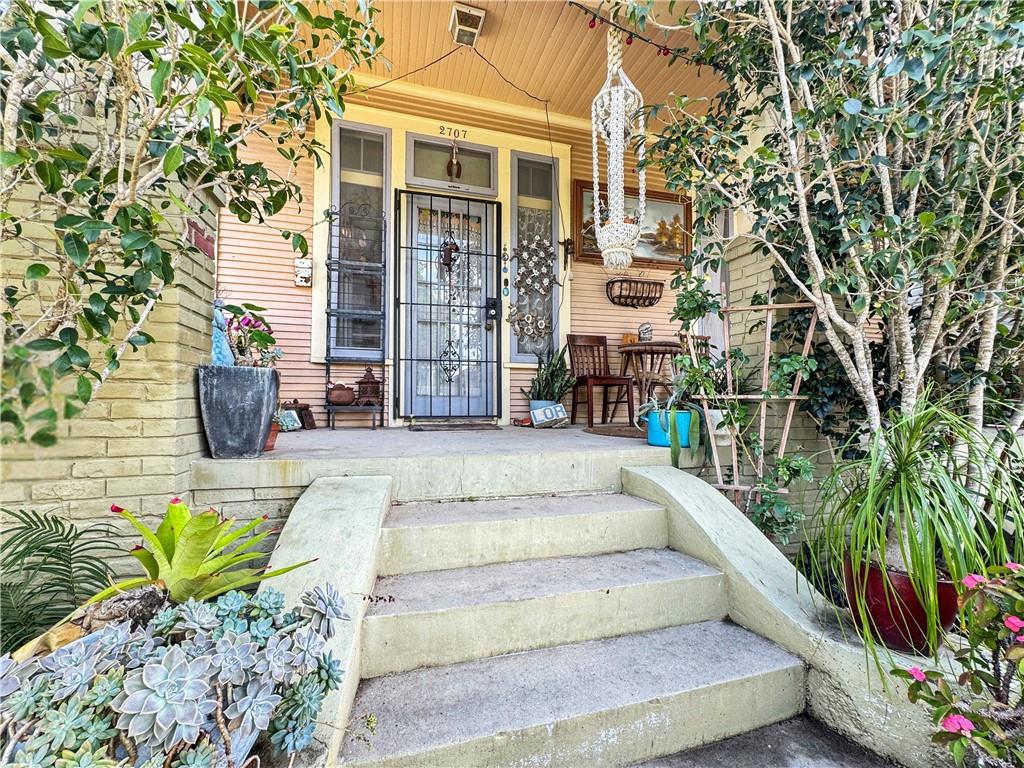 Homes for sale in New Orleans, LA | 2705 Bruxelles St, New Orleans, LA 70119 | MLS# 2555871