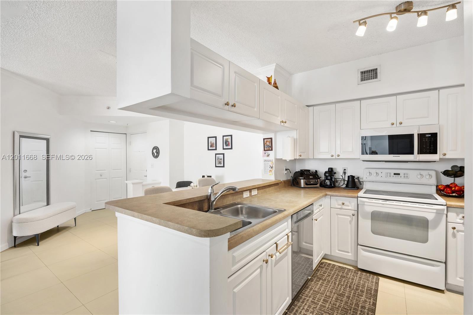 Property photo # 4