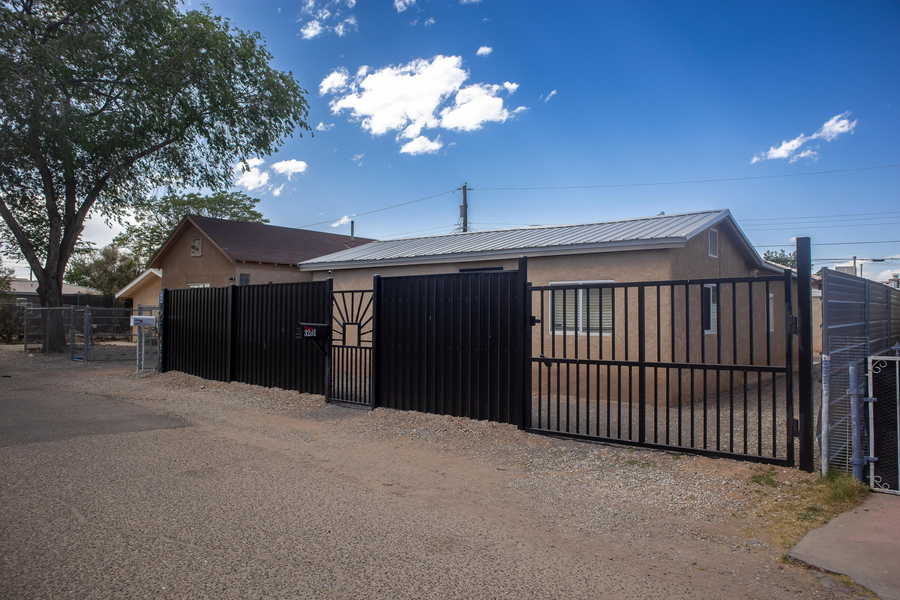 Homes for sale in Albuquerque, NM | 3201 Gonzales Rd Sw, Albuquerque, NM 87105 | MLS# 1102778