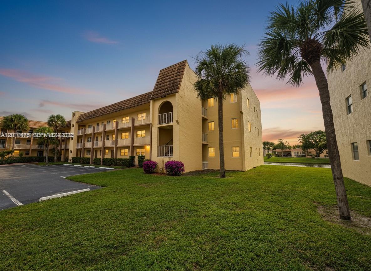 Sunrise Lakes 44 Condo