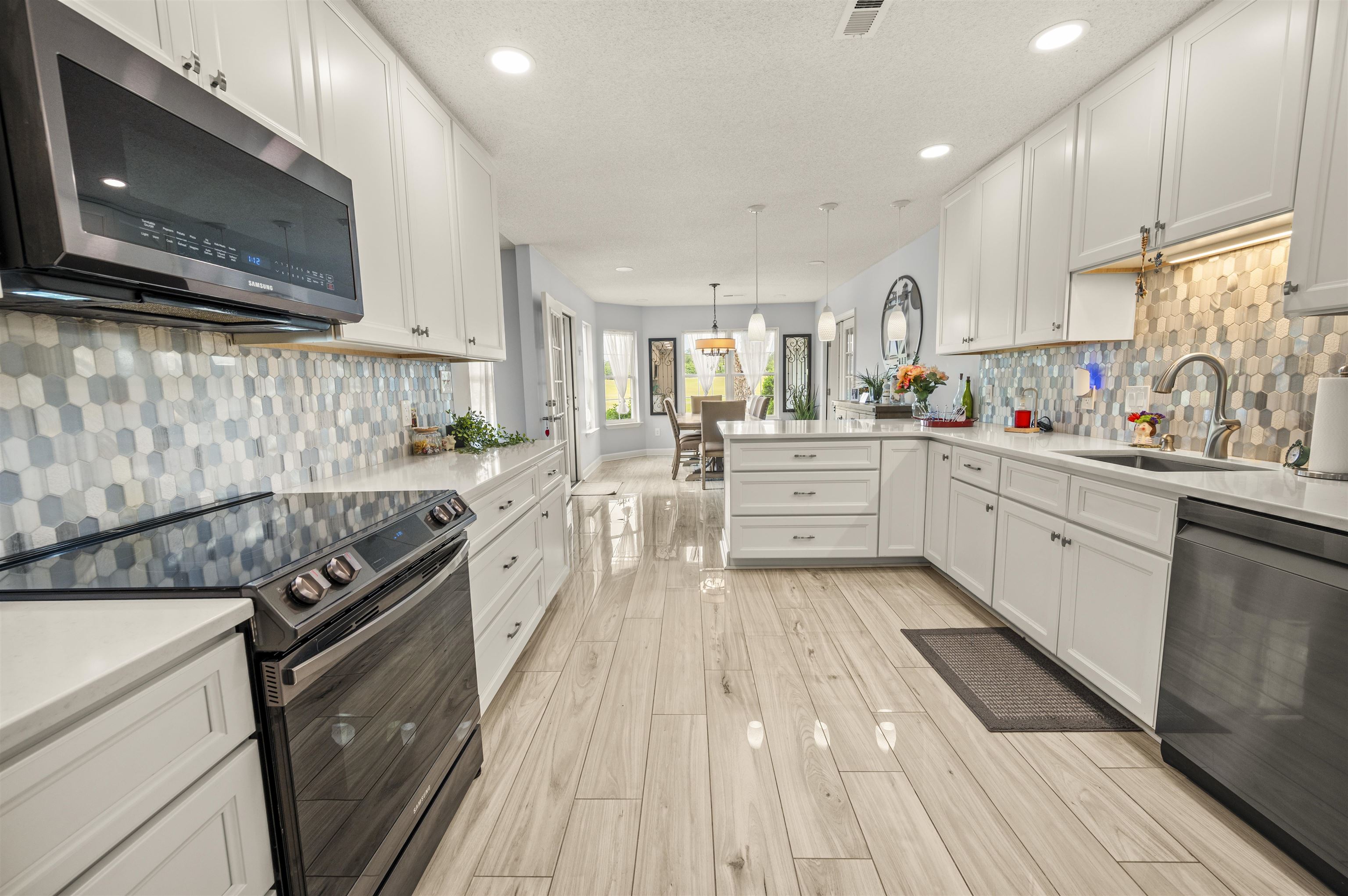 2611379 | Photo 13