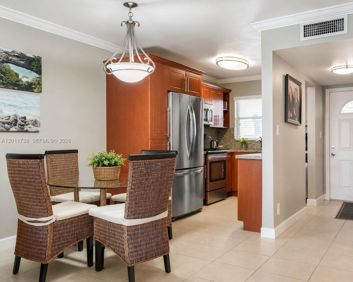 Sunrise Lakes 3 Condo