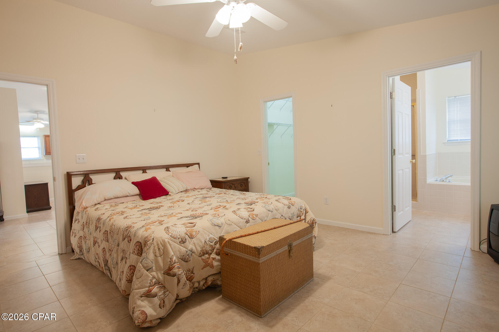 Image 12 For 215 Gulf Aire Drive