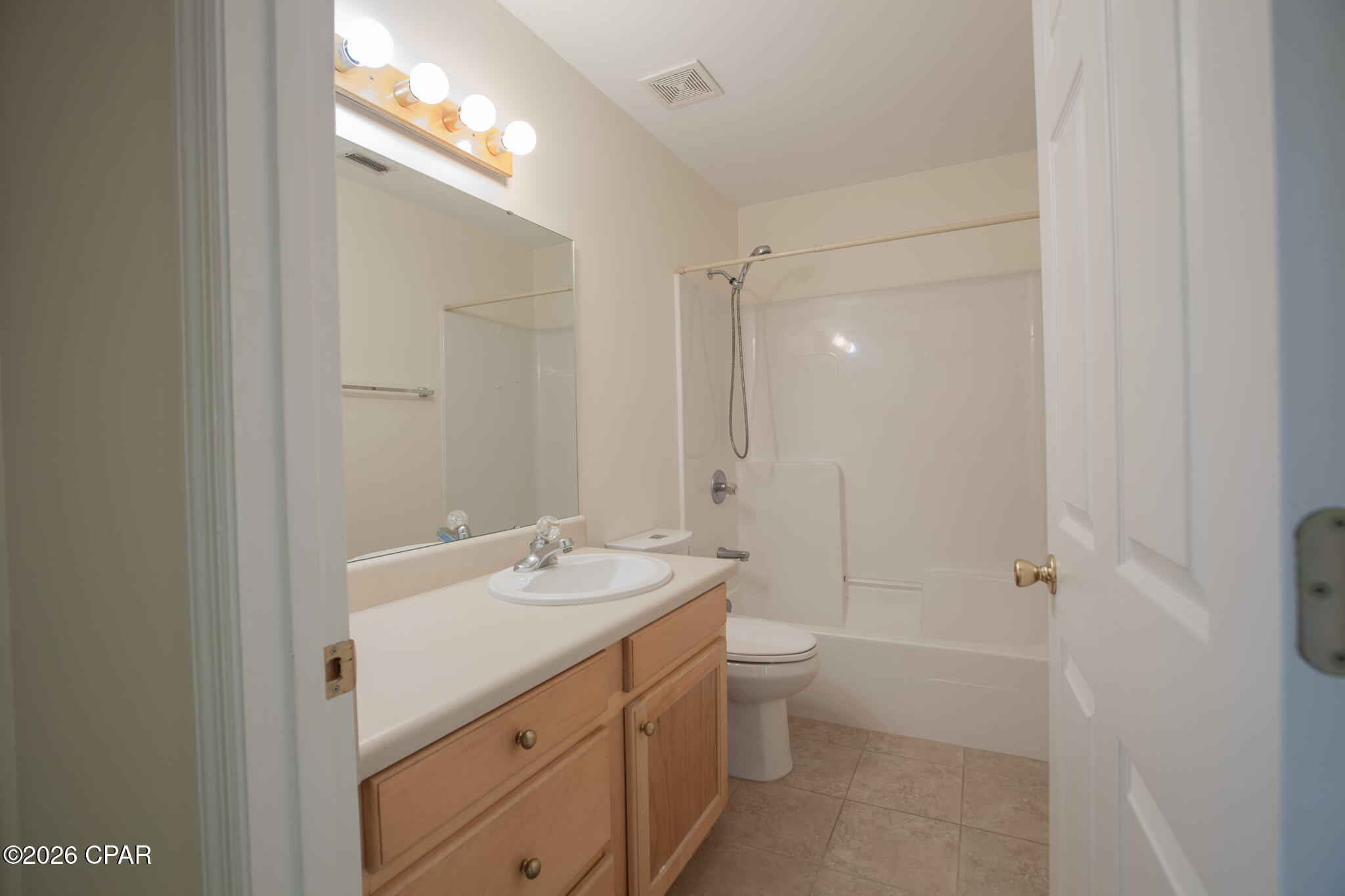 Image 18 For 215 Gulf Aire Drive