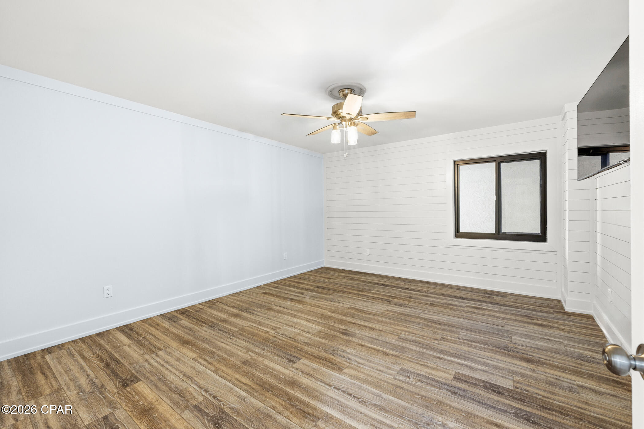 Image 11 For 6201 Thomas Drive 1006