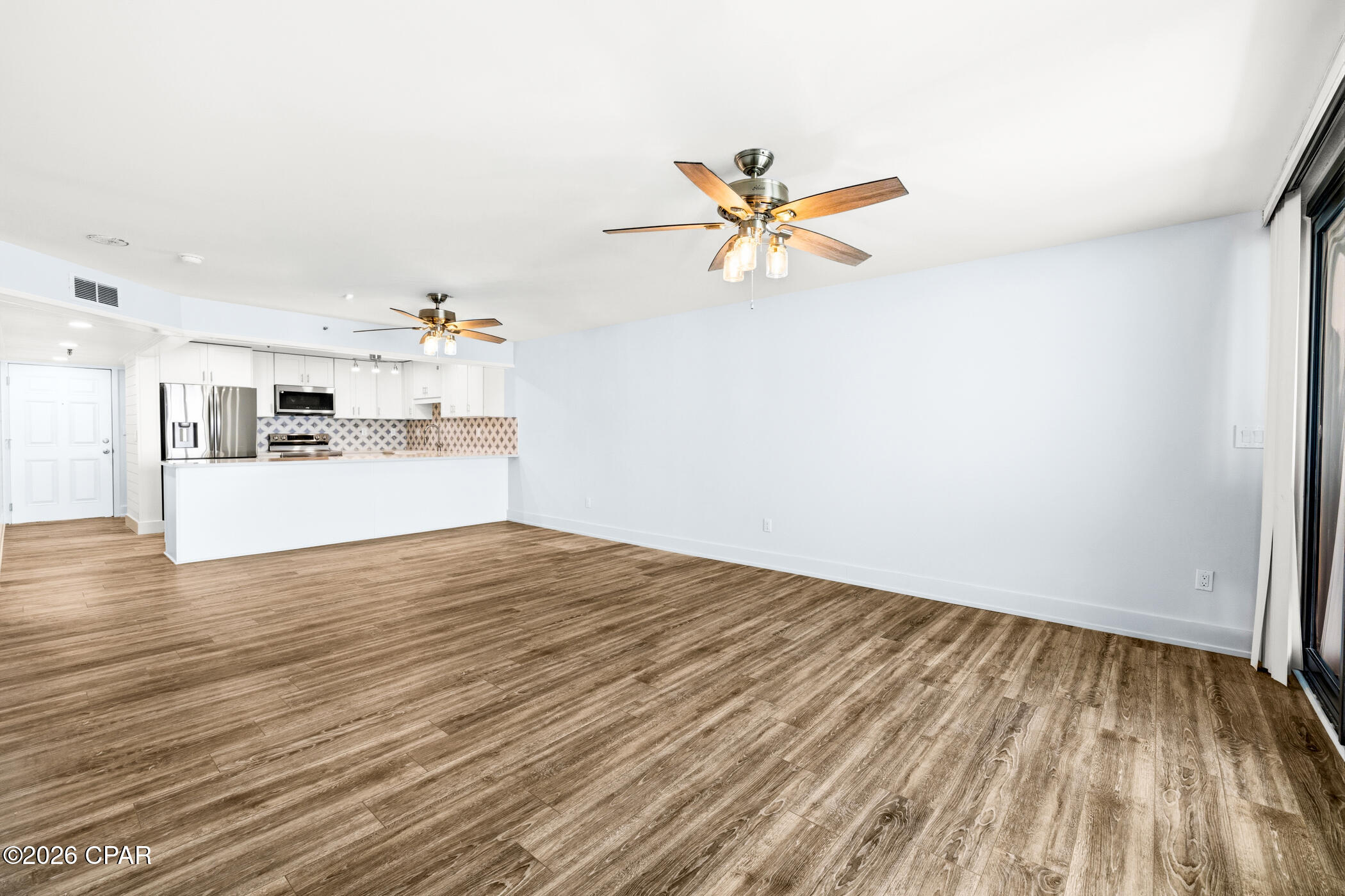 Image 6 For 6201 Thomas Drive 1006