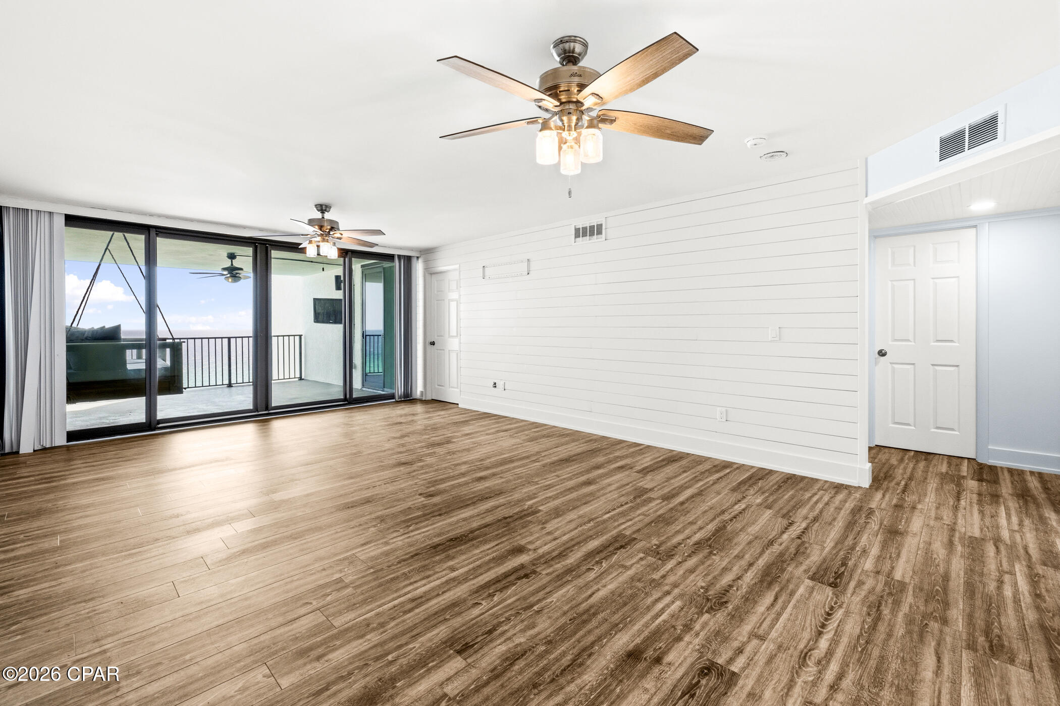 Image 8 For 6201 Thomas Drive 1006