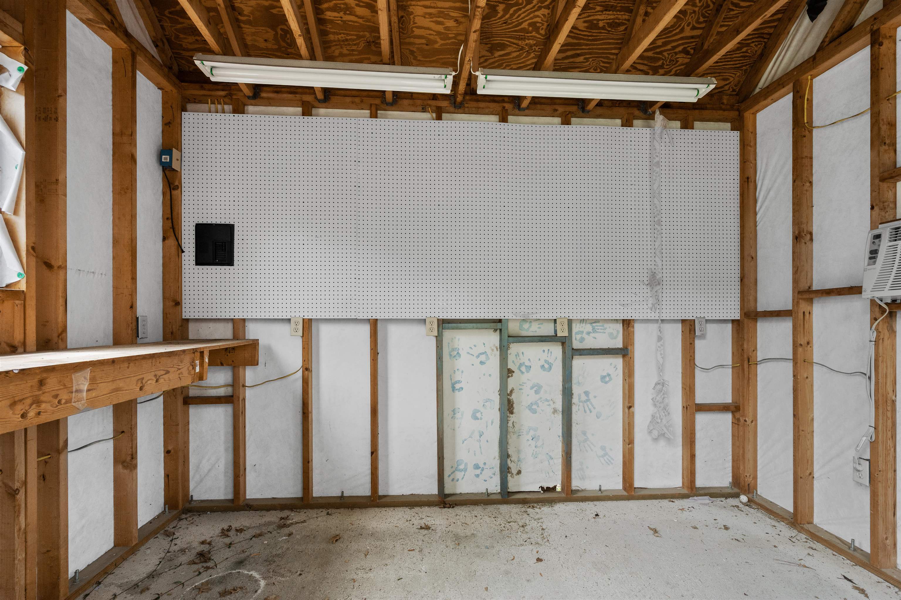 2611401 | Photo 25