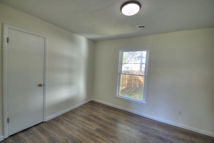9 Bradley Ln