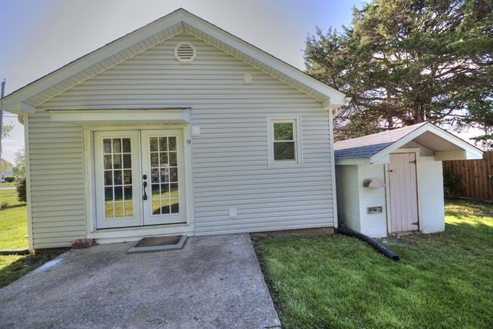 9 Bradley Ln