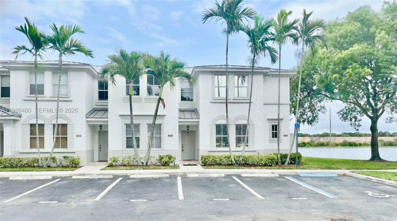 Villas At Nautica One Con