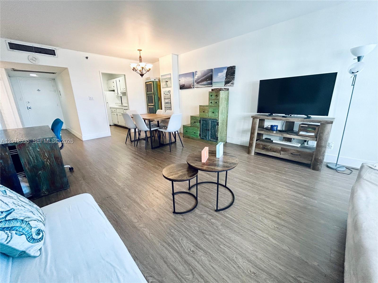 The Decoplage Condo