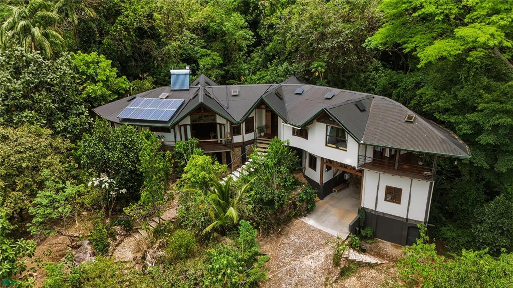 4 bed Single Family Homes For Sale in San Mateo, Alajuela - 1