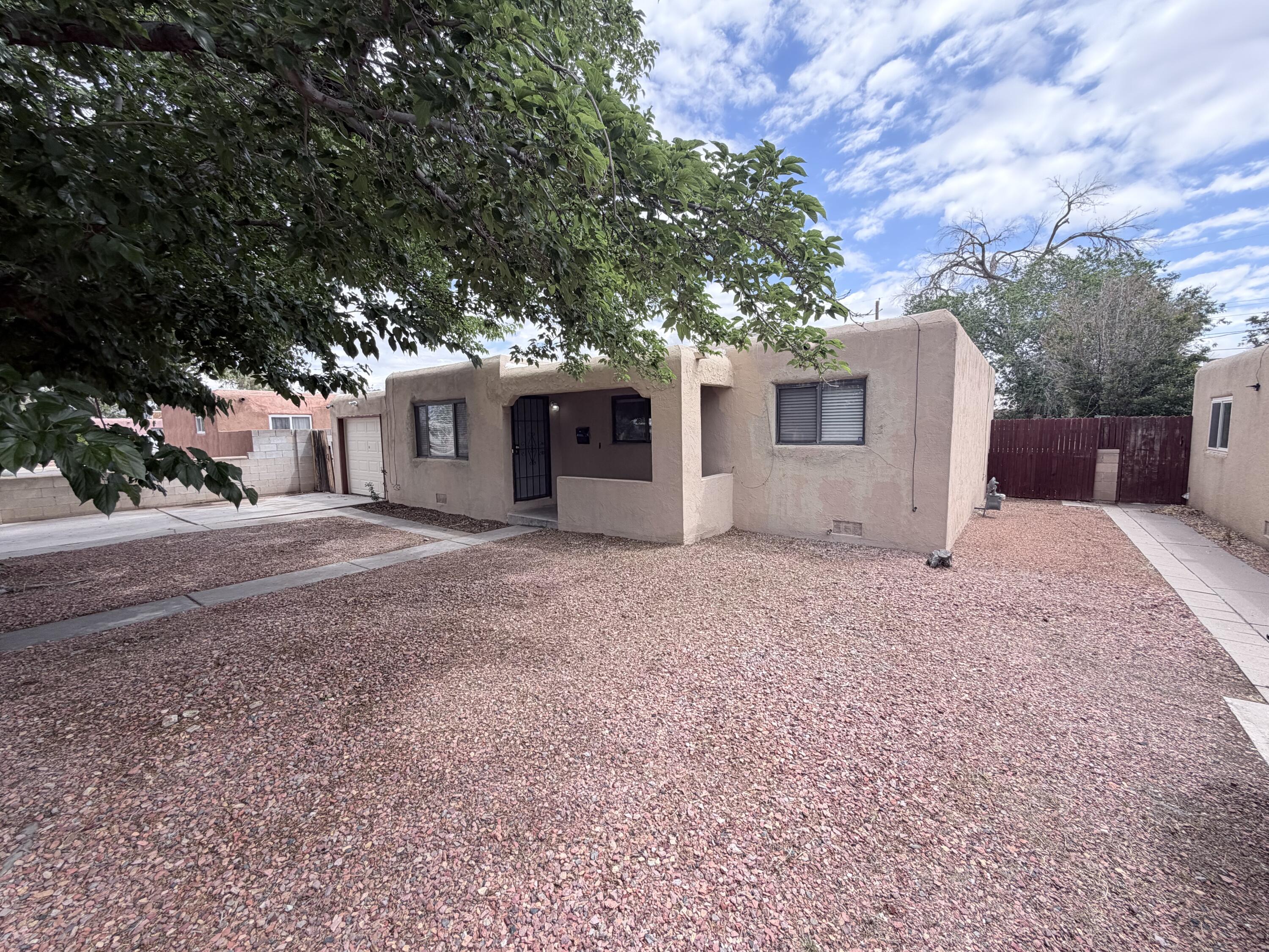 1004 California Street SE Albuquerque, NM 87108