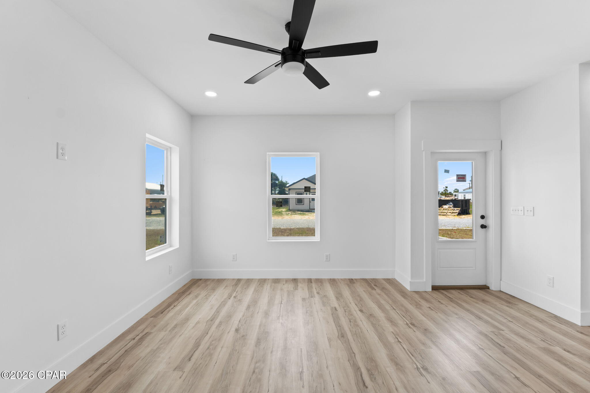 Image 4 For 9428 Starfish Avenue