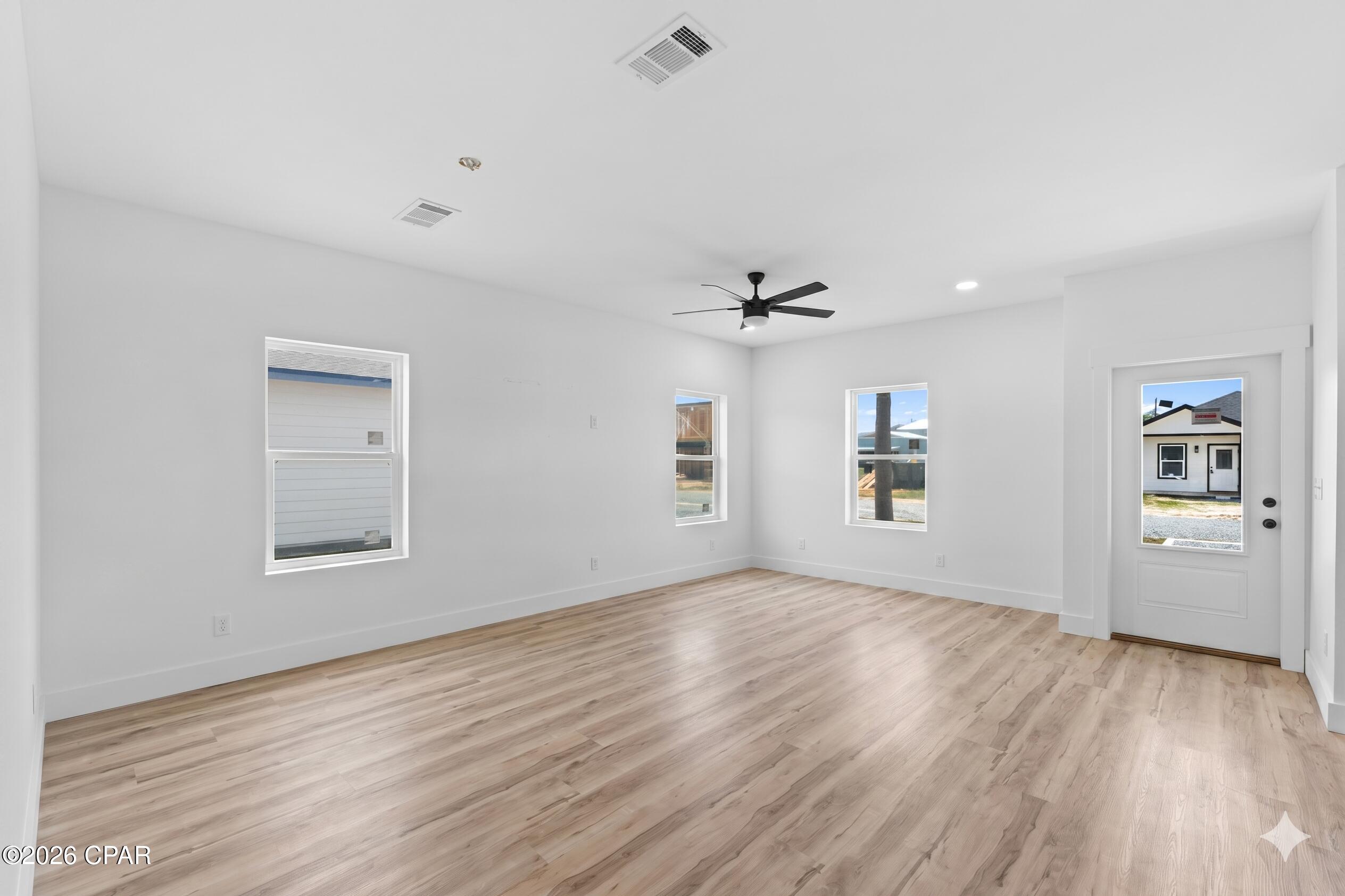Image 6 For 9428 Starfish Avenue