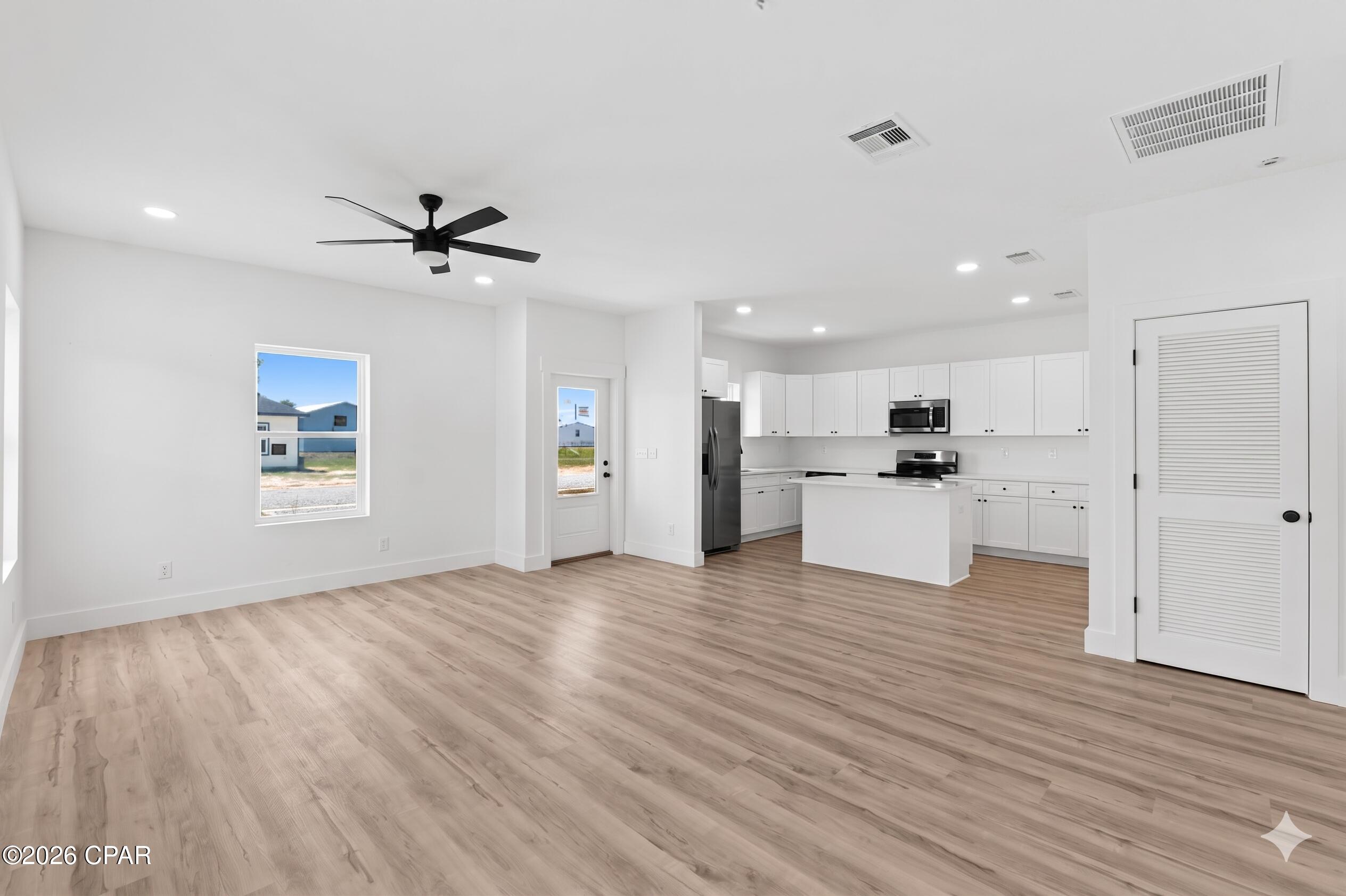 Image 7 For 9428 Starfish Avenue