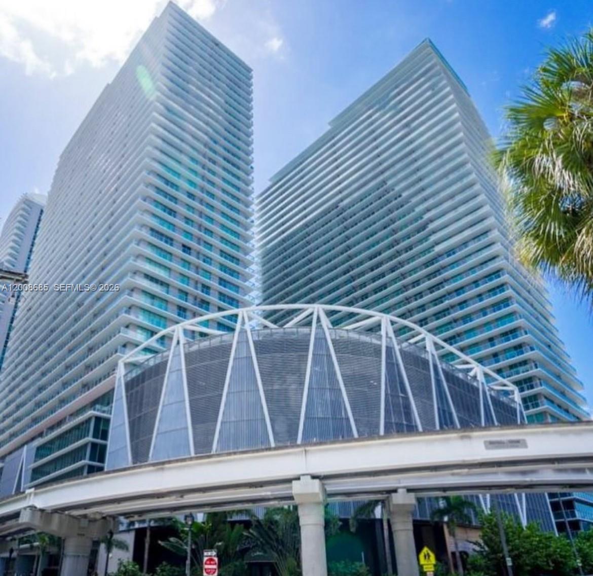 The Axis On Brickell Cond