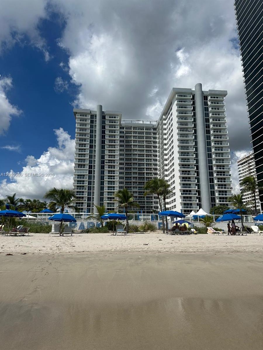 Parker Plaza Estates Cond