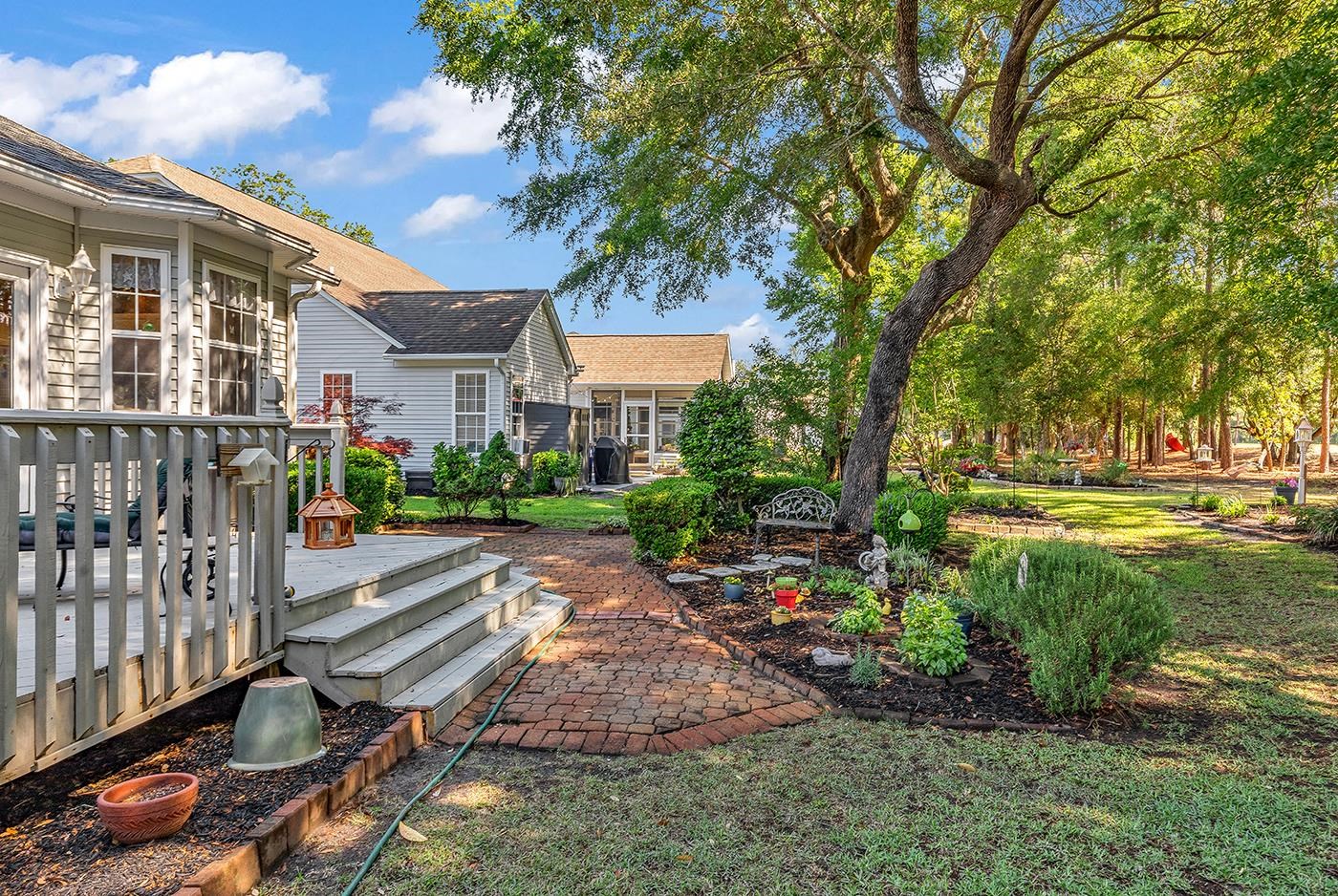 2611597 | Photo 42