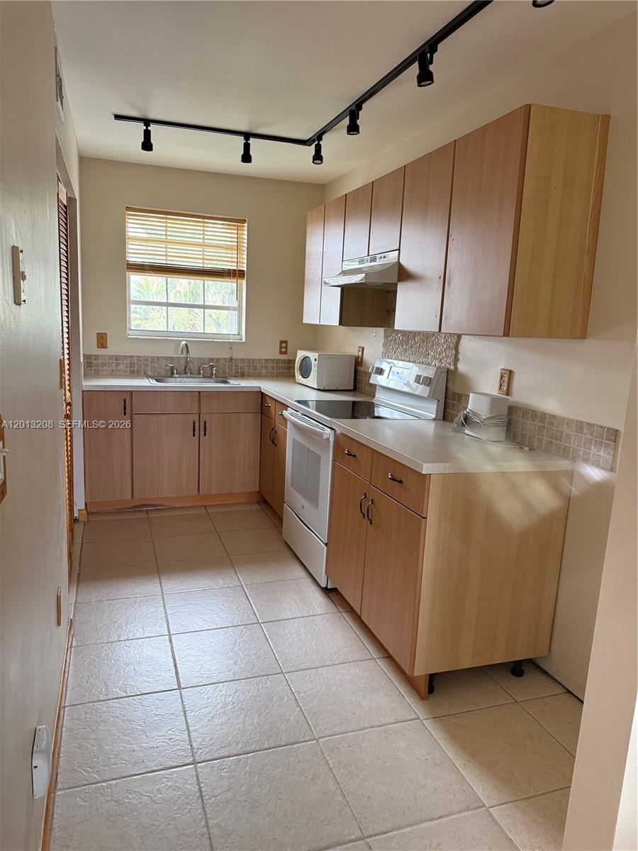 2260 SE 27th Dr 204-E