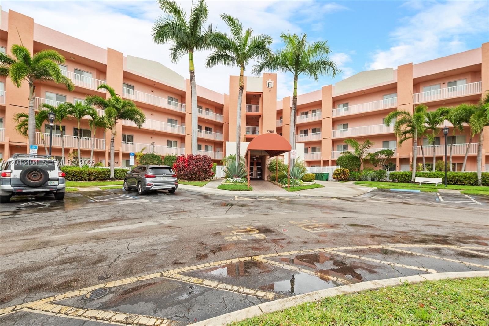 Yardley Condominium E