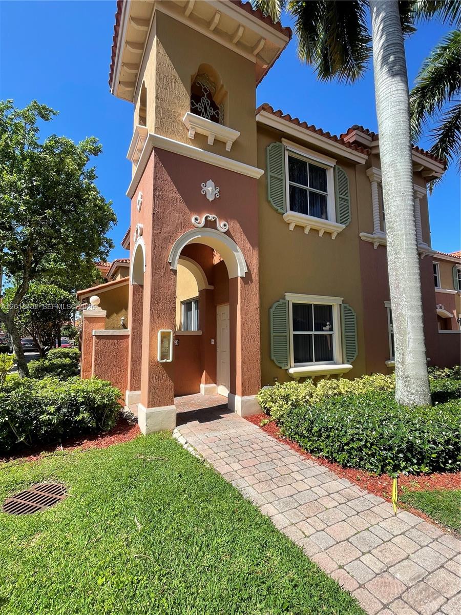 Hampton Isles Condo