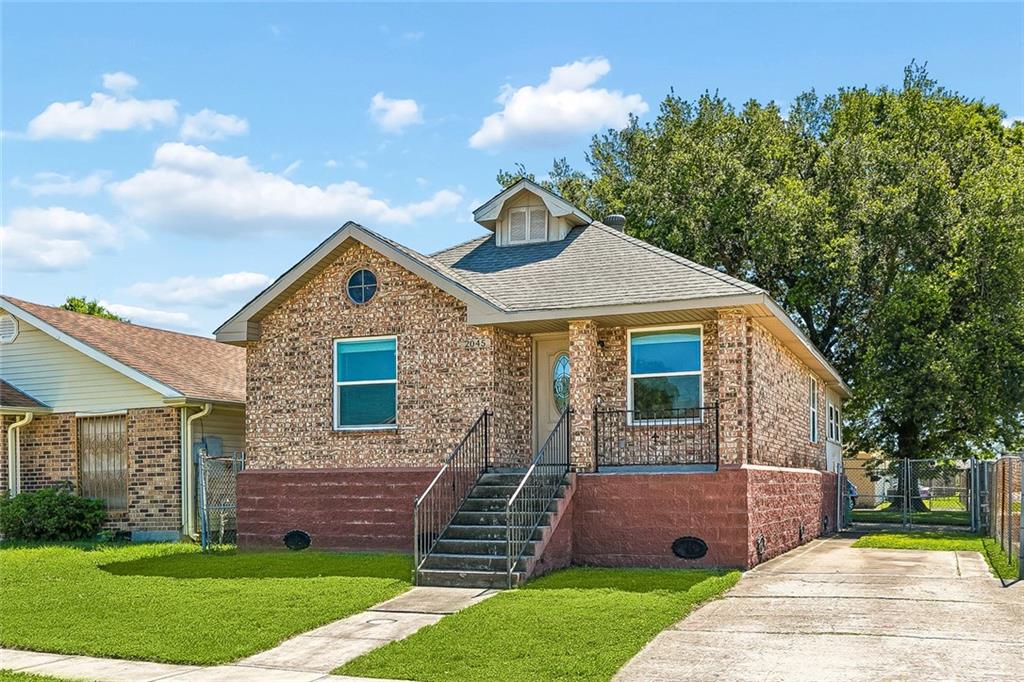 Single family home for sale at 2045 Gladstone Dr, Marrero, LA 70072 | MLS# 2556541