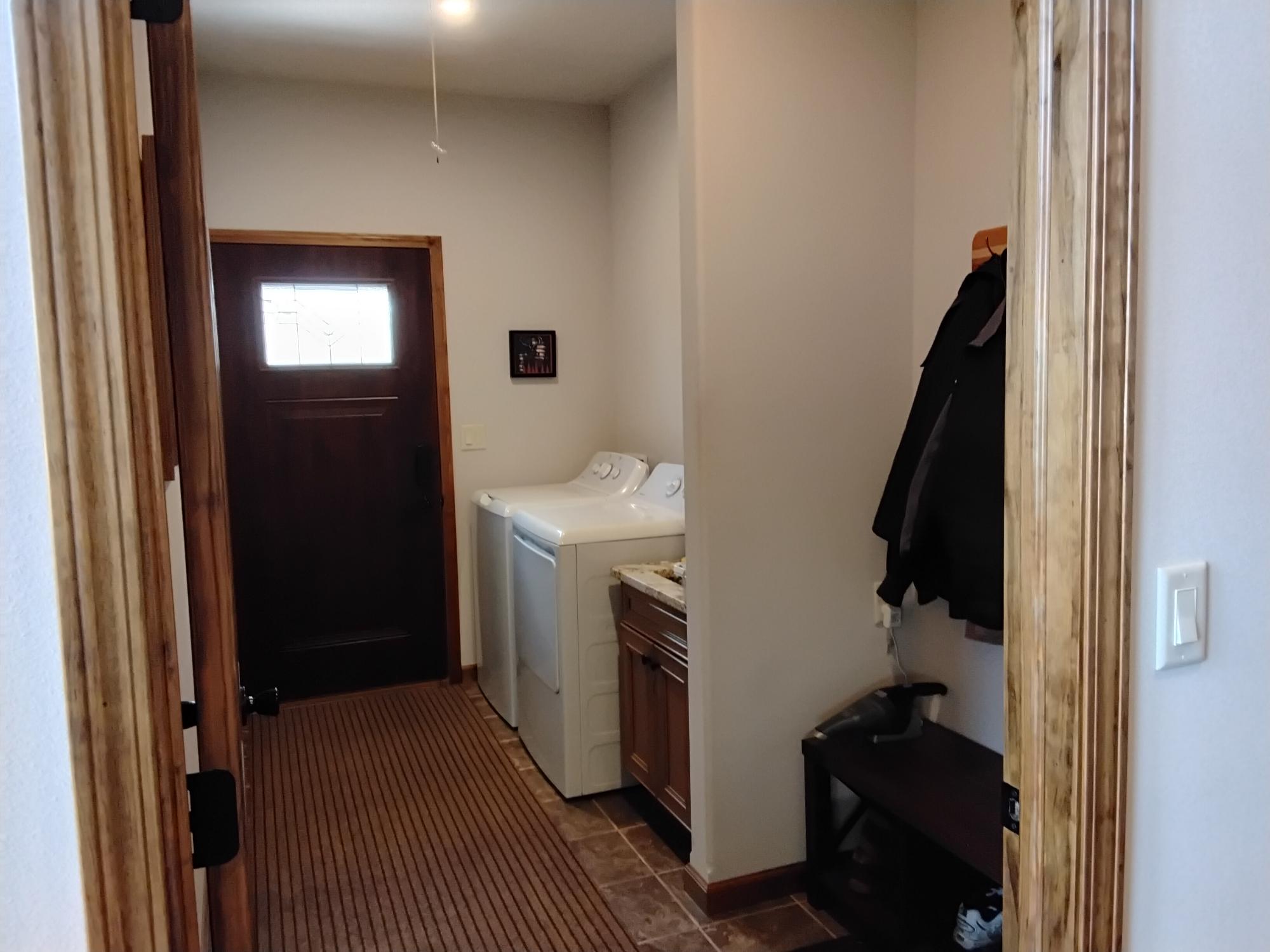 Diamond Lake (LDF) Property 8430 Mast Dr Photo 16