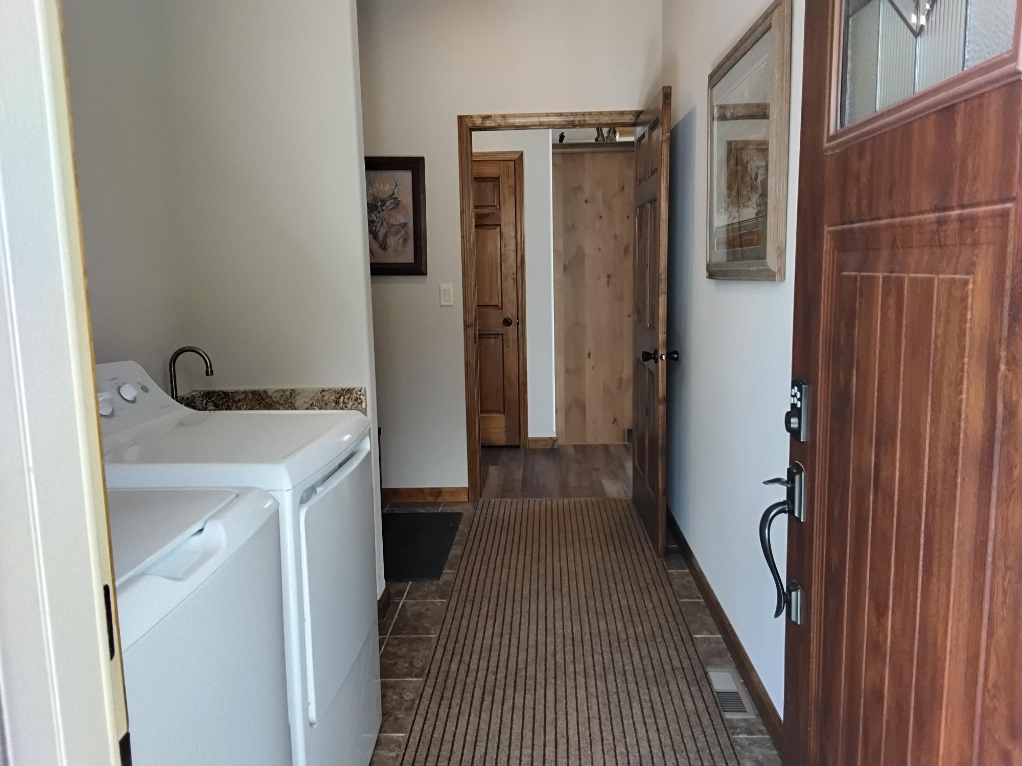 Diamond Lake (LDF) Property 8430 Mast Dr Photo 17