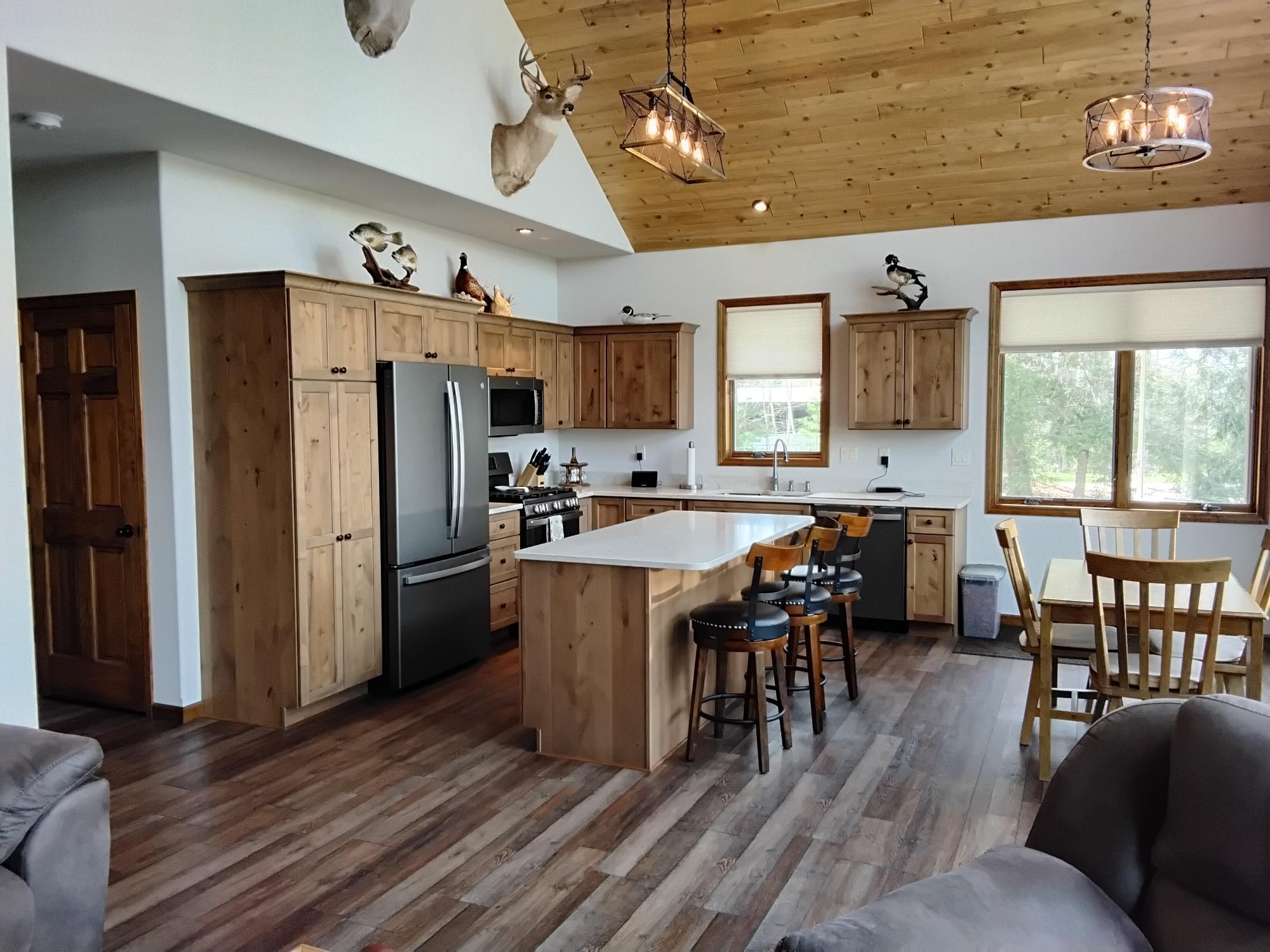 Diamond Lake (LDF) Property 8430 Mast Dr Photo 5
