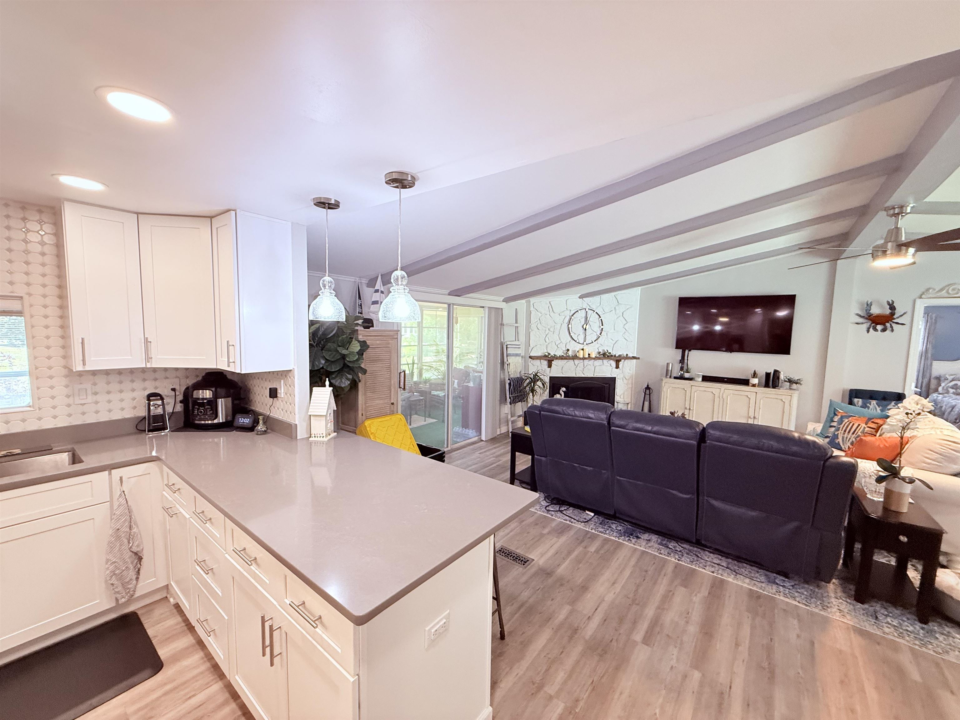 2611633 | Photo 18
