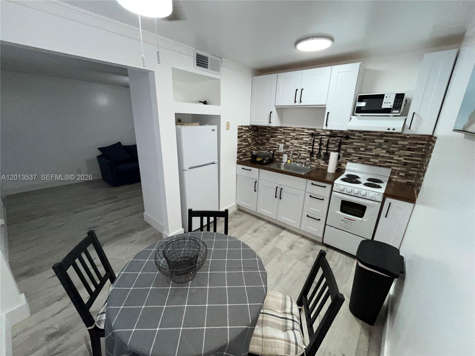 Property photo # 9
