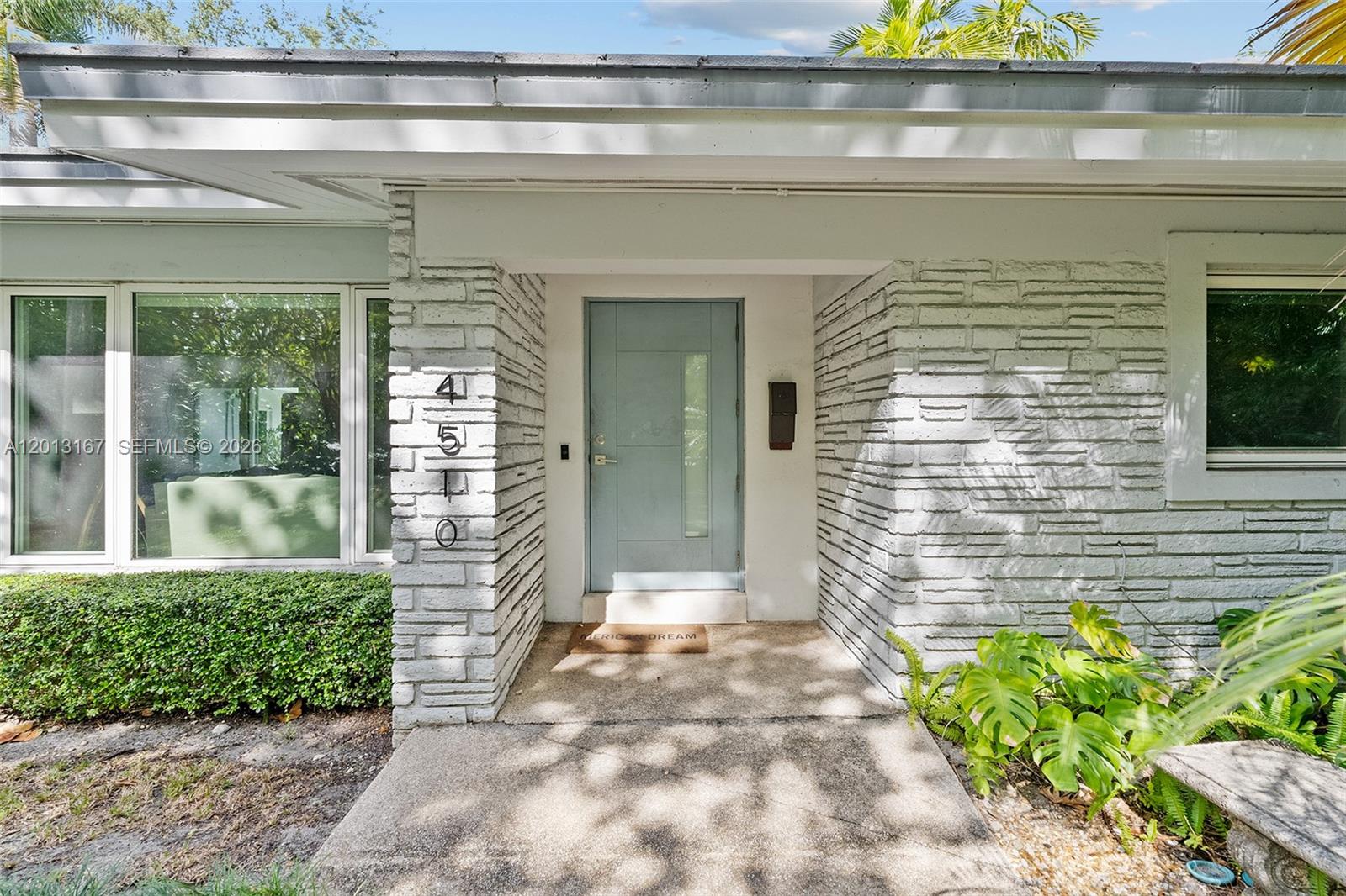 Coconut Grove Manor
