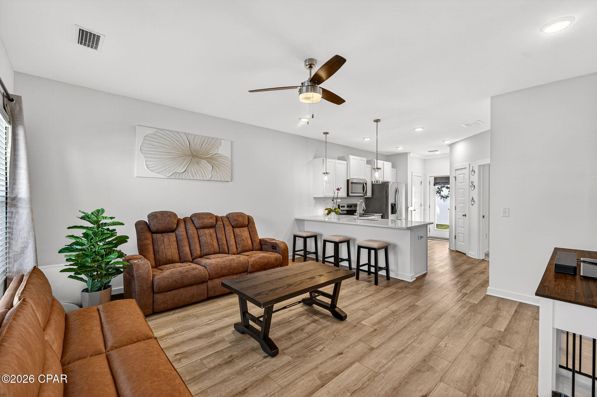 Image 2 For 352 Arrowwood Boulevard