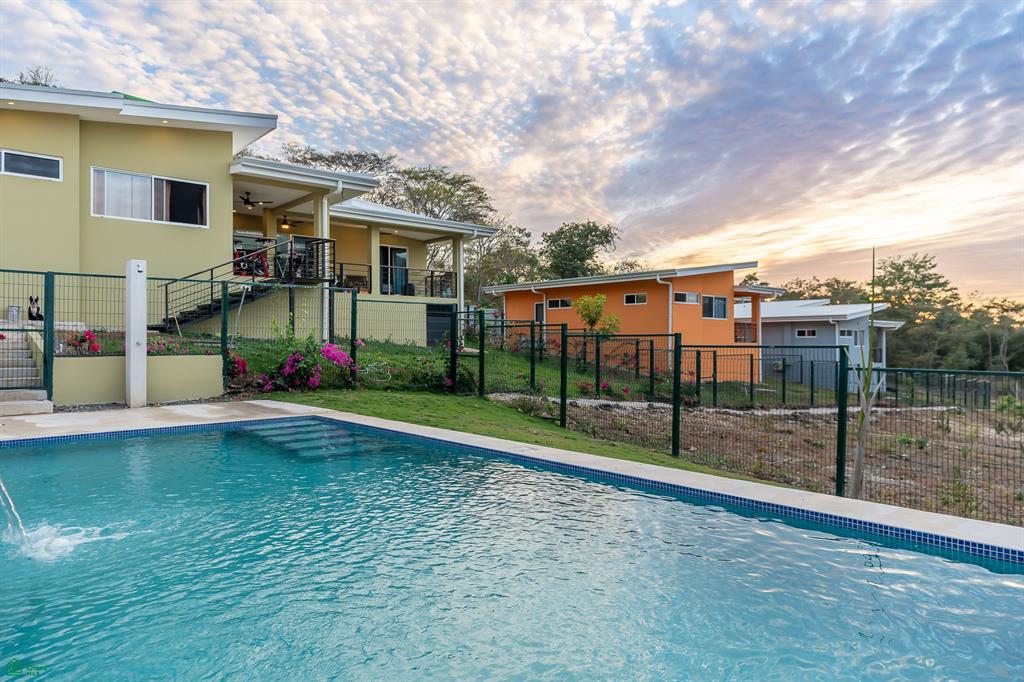  bed Property For Sale in Santa Cruz, Guanacaste - 1