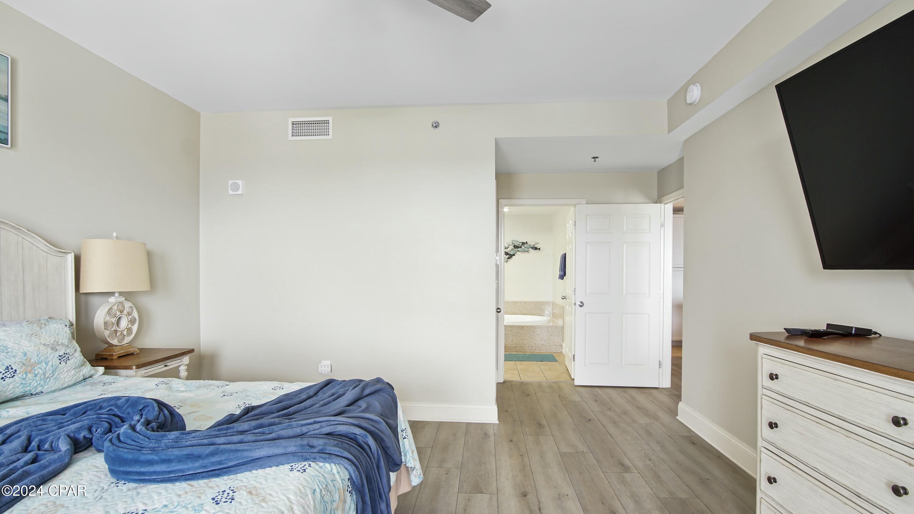 Image 8 For 9902 Thomas Drive 1233