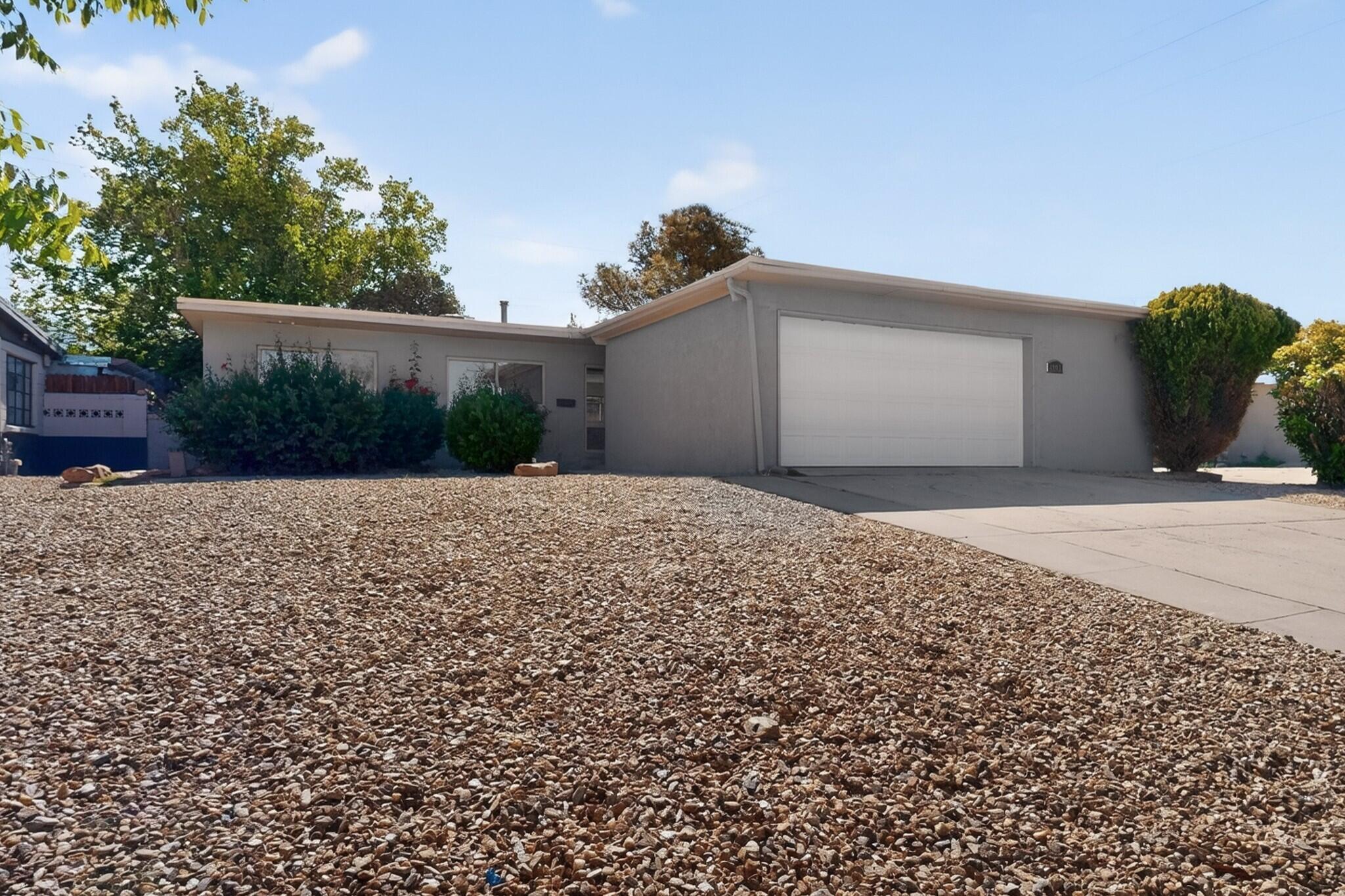 1812 Blume Street, Albuquerque NM 87112
