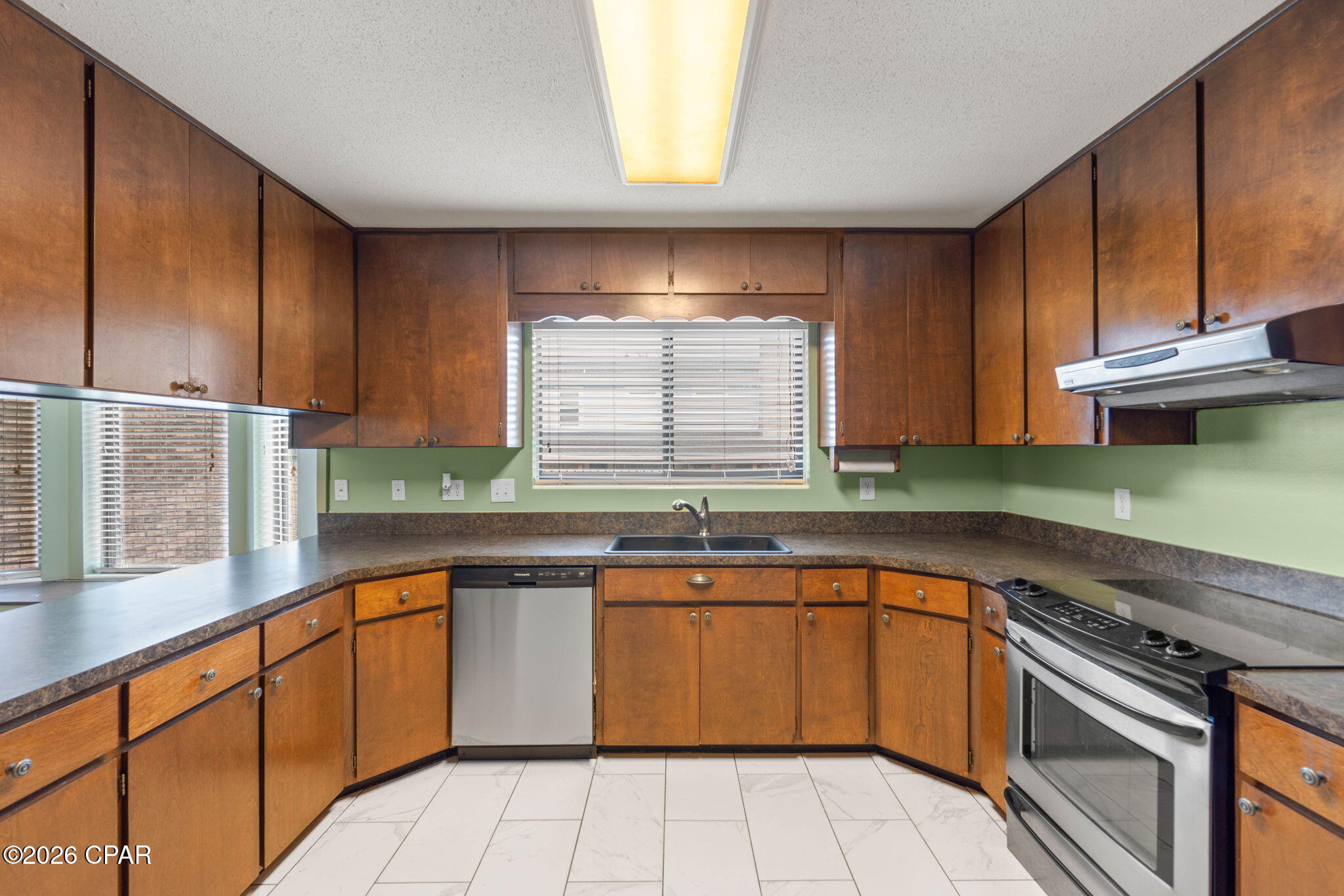 Image 7 For 44 Maple Avenue