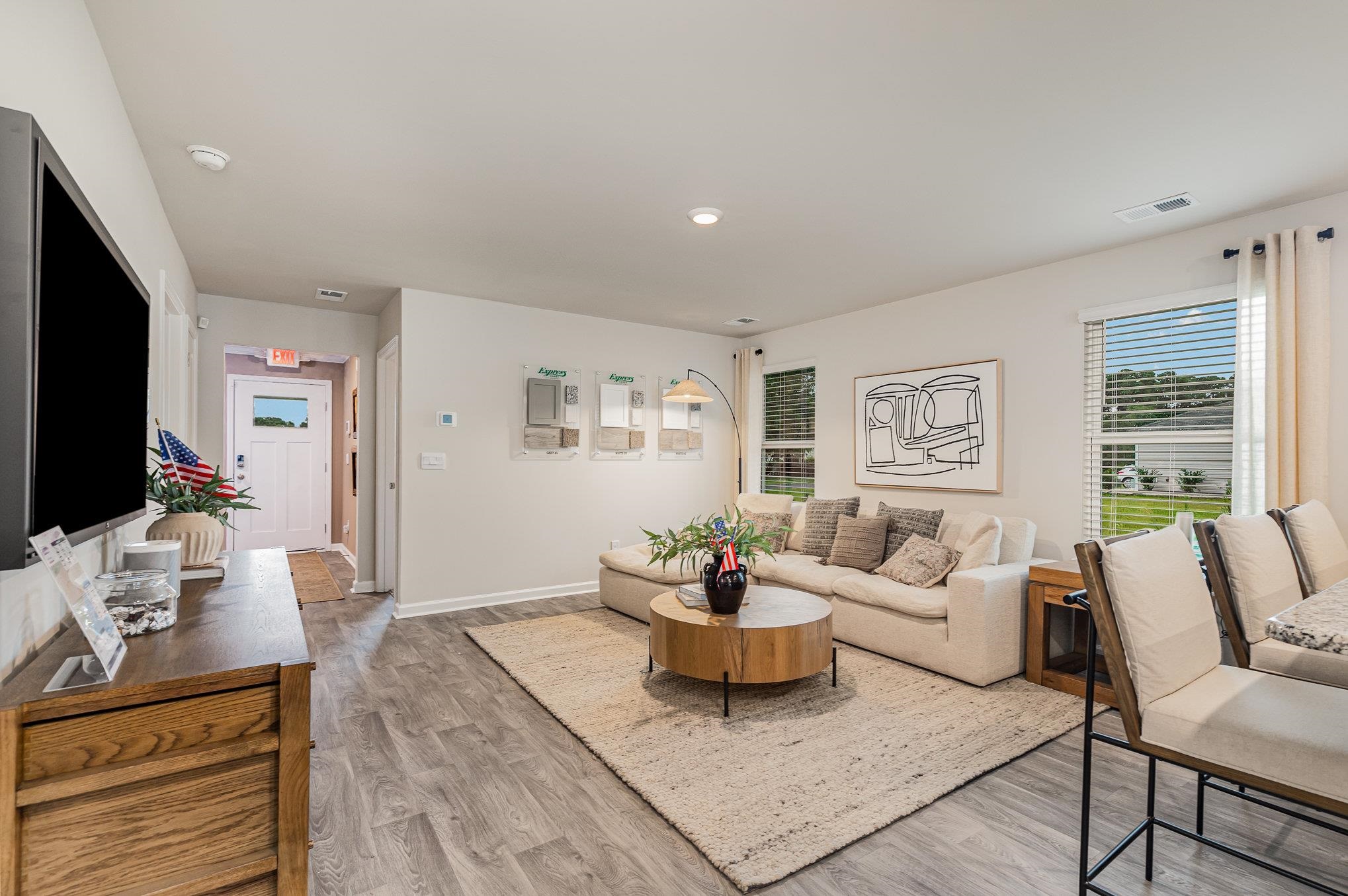 2611681 | Photo 2