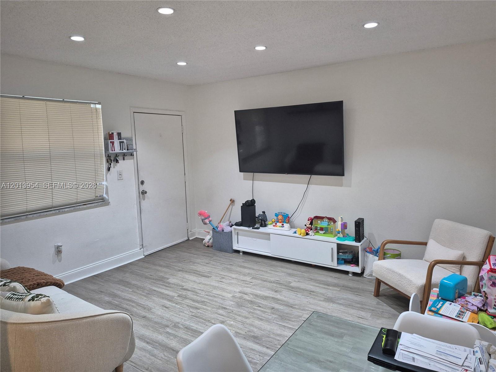 Property photo # 9