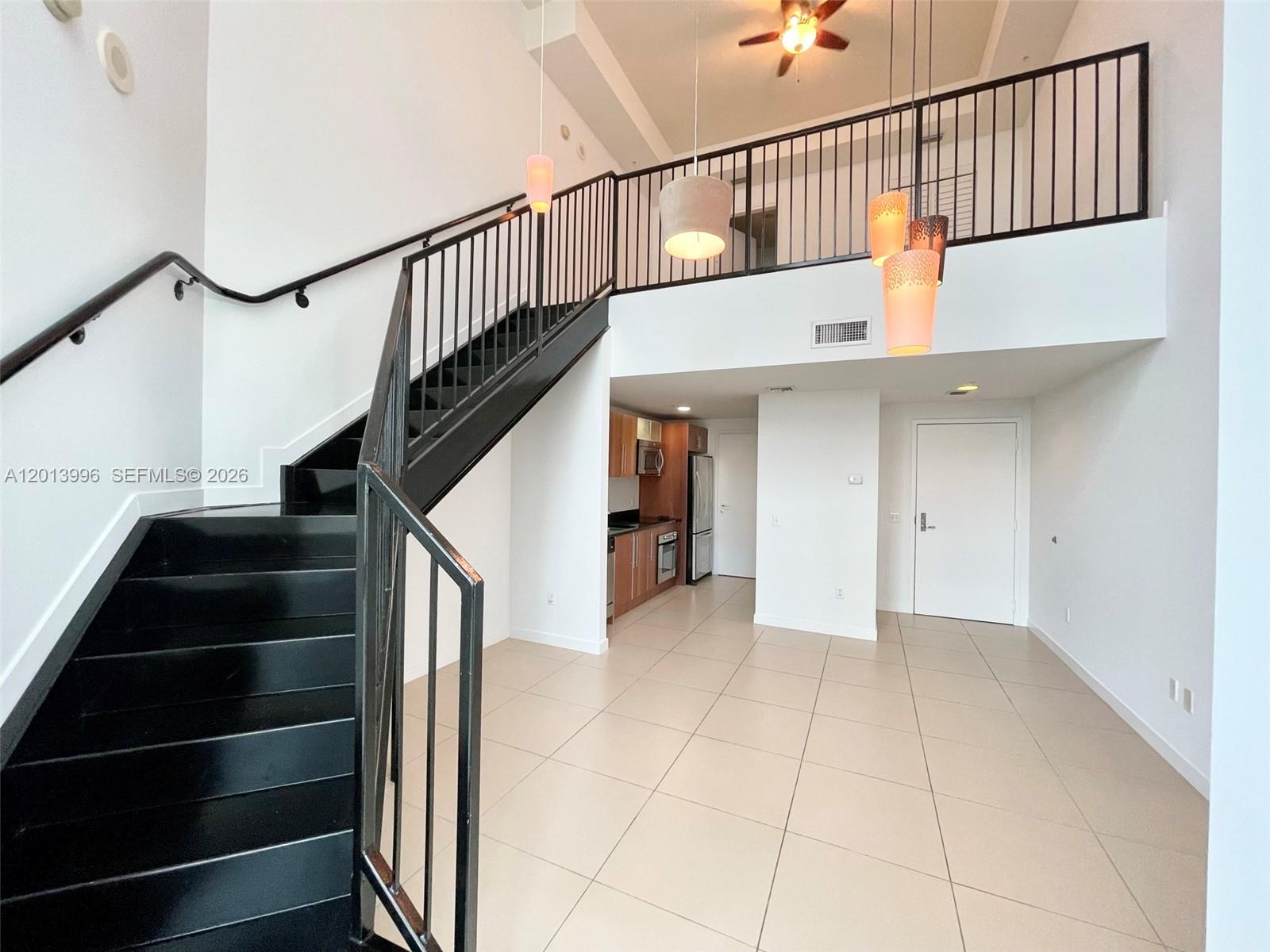 Met 1 Condo