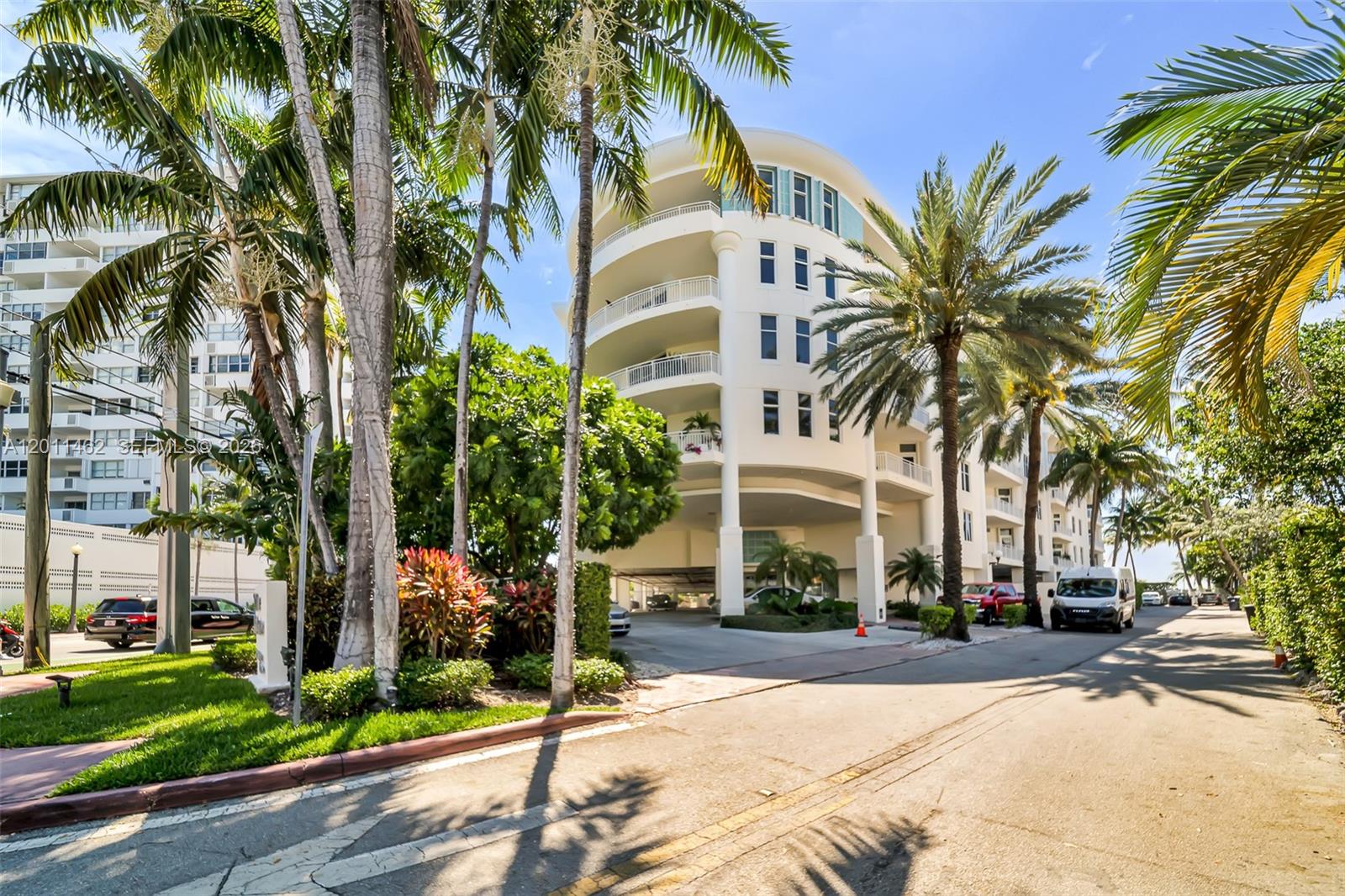 1-century-ln-603-miami-beach-fl-33139/hzid_330c8ddf