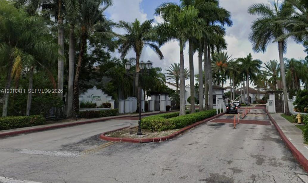 The Greens At Doral Condo