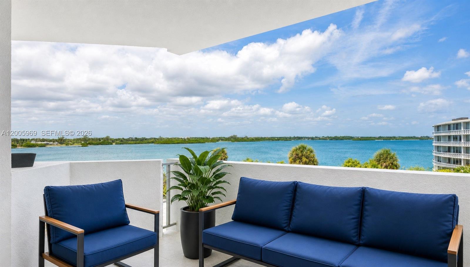 Carlyle House Condo