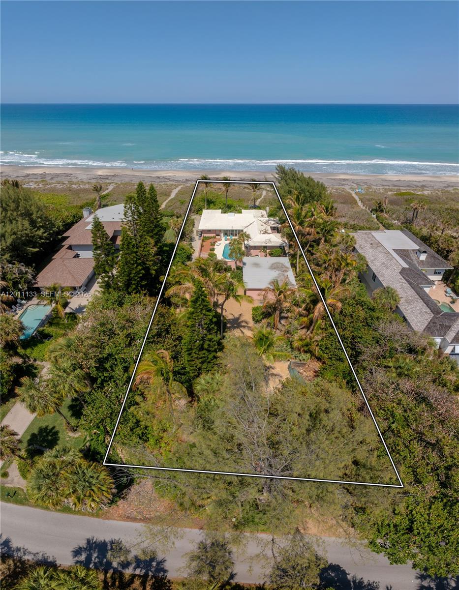 Homes for sale in Jupiter Island, FL | 55 N Beach Rd, Jupiter Island, FL 33455 | MLS# A12011133