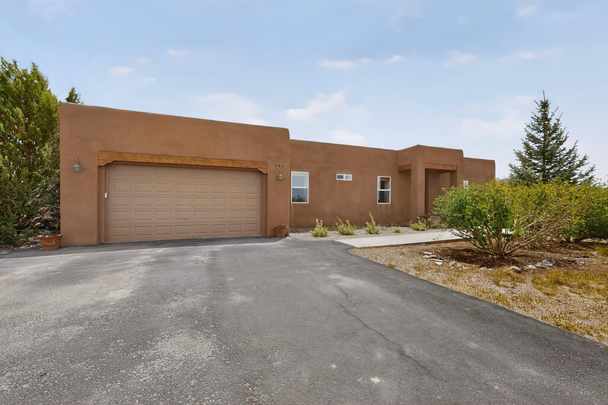 Homes for sale in Edgewood, NM | 204 Dinkle Rd, Edgewood, NM 87015 | MLS# 1103022