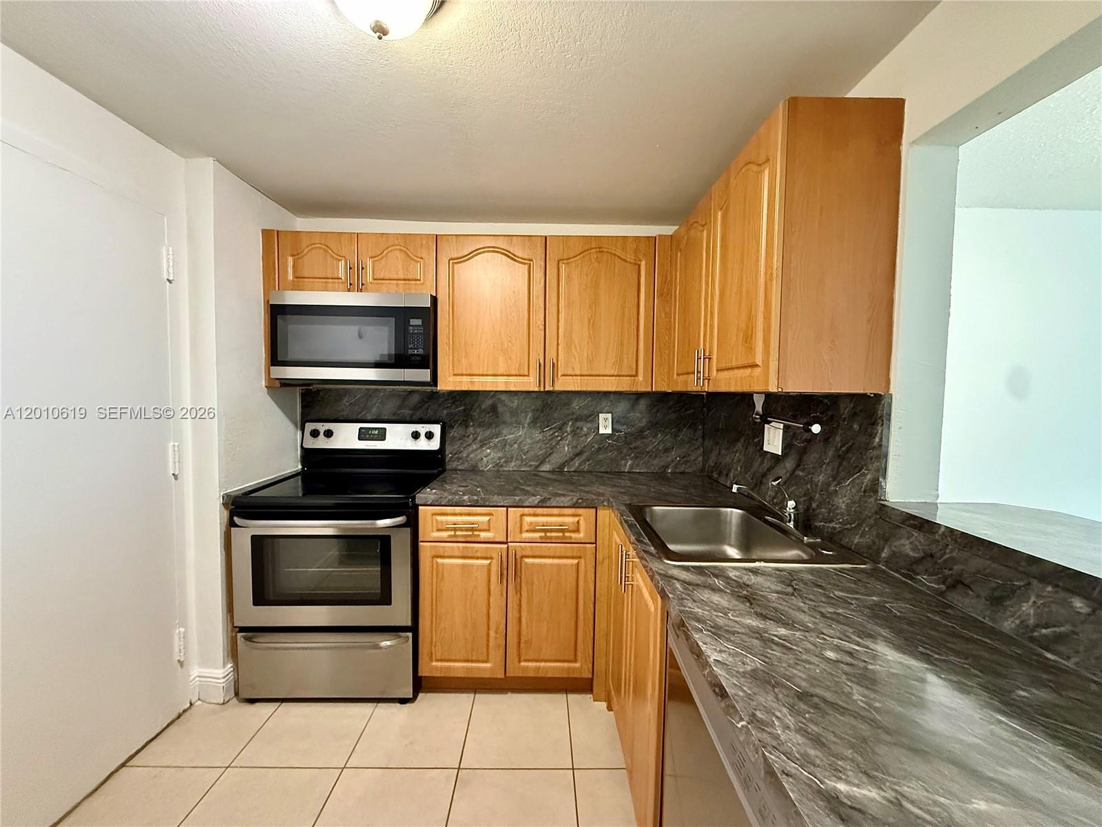 Dadeland Place Condo